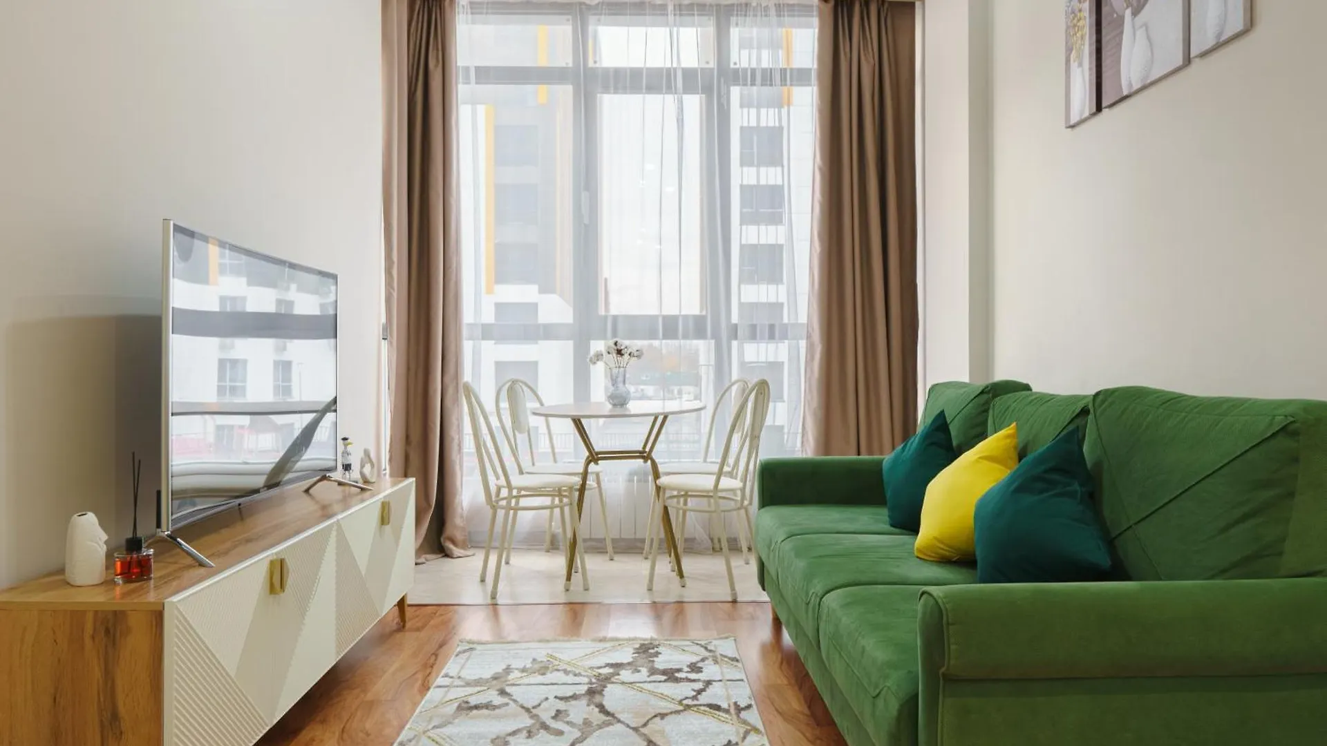 Апартаменты В Жилом Комплексе Бизнес Класса Almaty Apartment