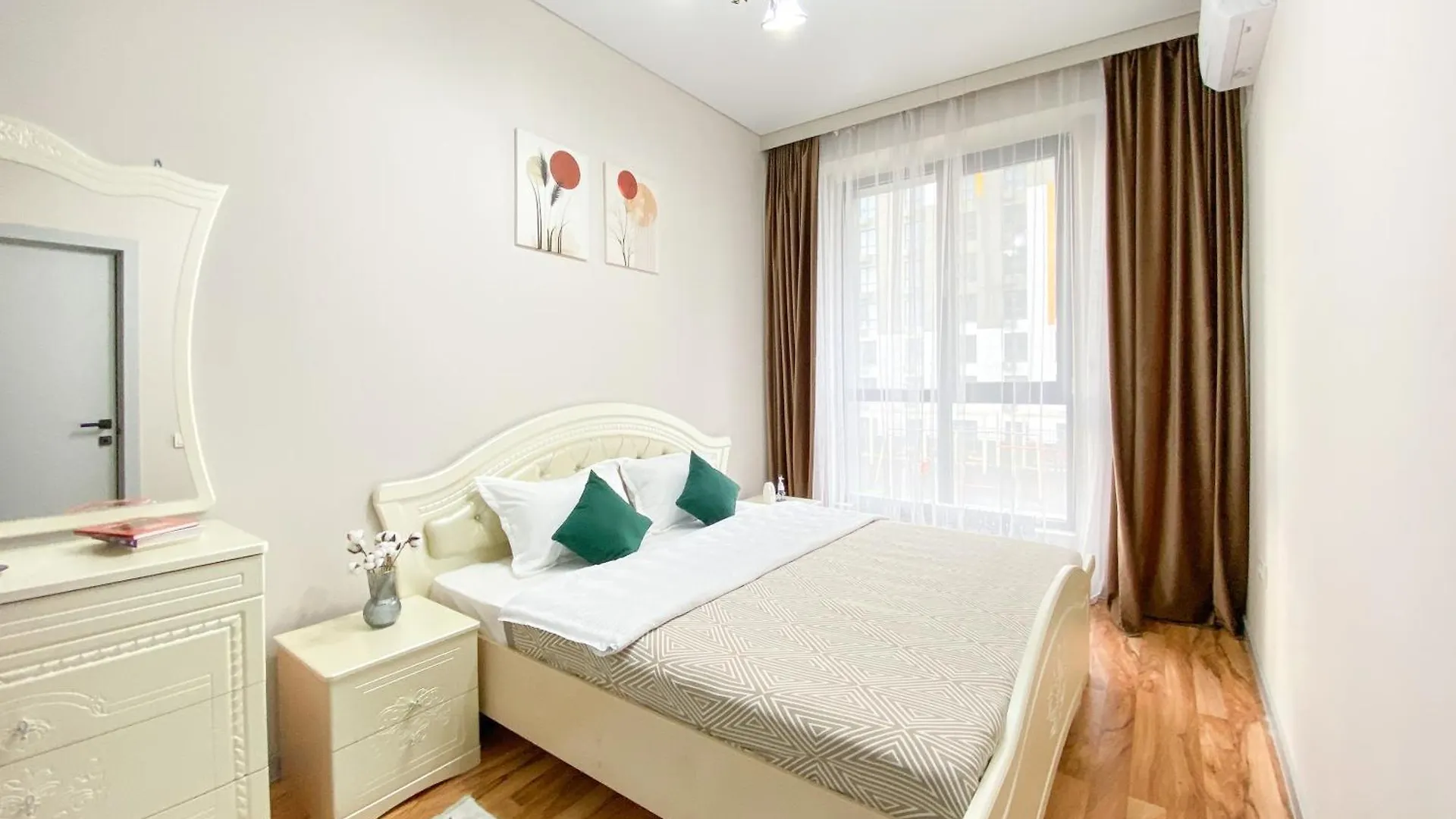 Апартаменты В Жилом Комплексе Бизнес Класса Almaty 0*,